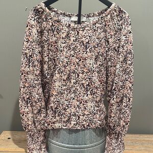 Elegant Women's Patterned Blouse